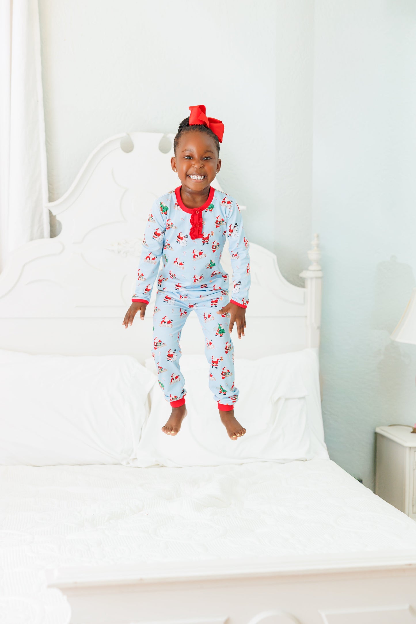 Here Comes Santa Claus Noelle LS Set
